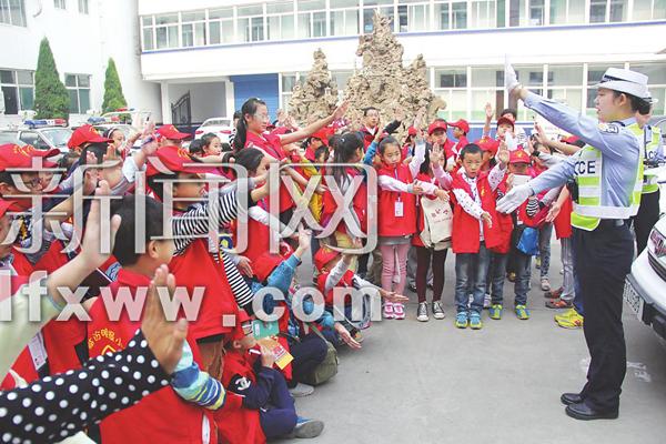 臨汾晚報(bào)小記者“交警”體驗(yàn)活動(dòng)側(cè)記