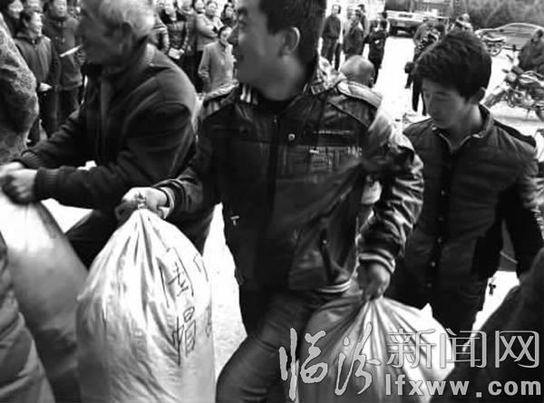 臨汾市志愿者聯合會:暖冬行動 情系山村