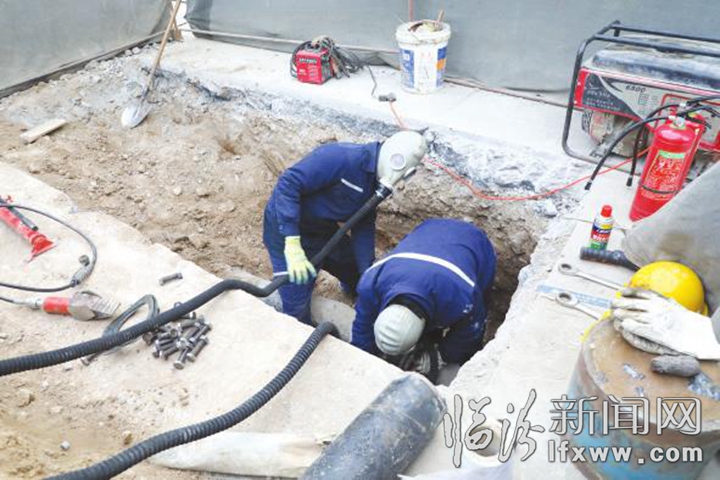 臨汾:燃氣搶修 風雪中的一股暖流