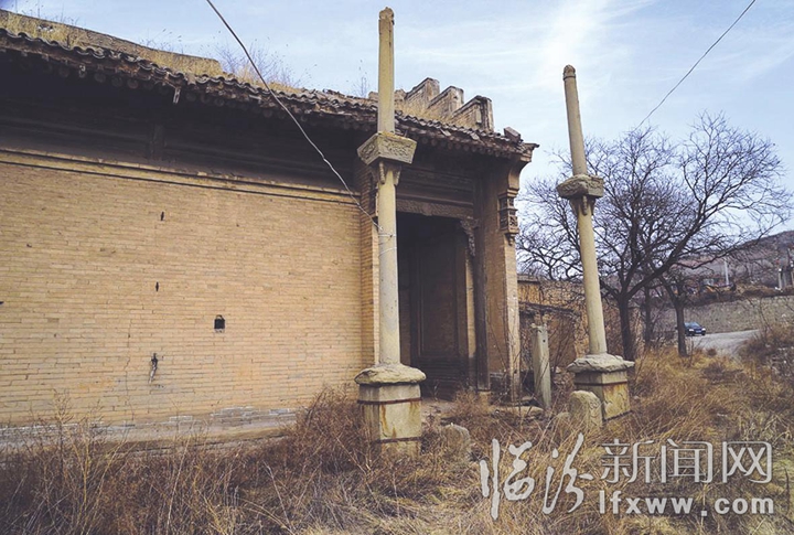 保存完好的鄉寧旗桿院