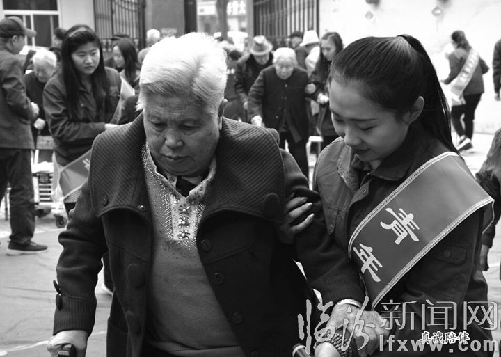 臨汾燃?xì)夤荆簮?ài)心流淌在“夕陽(yáng)紅”