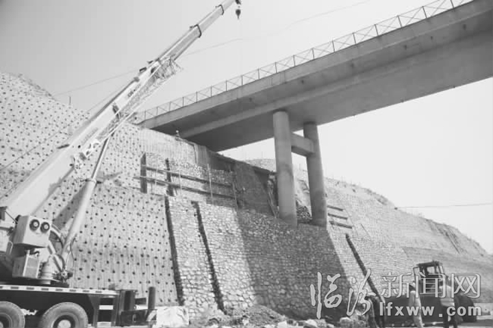 臨汾:他們,用辛勤汗水灌澆長臨之花