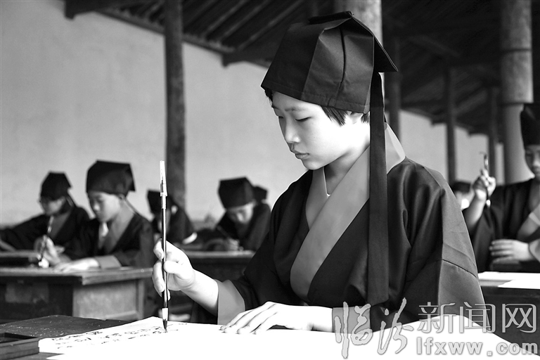 襄汾30名中小學生體驗古代“科舉”考試