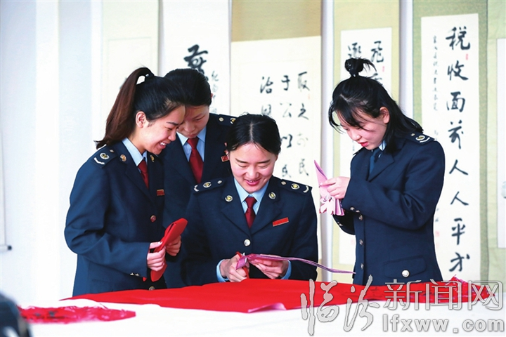 襄汾縣國稅局開展稅收宣傳剪紙活動(dòng)