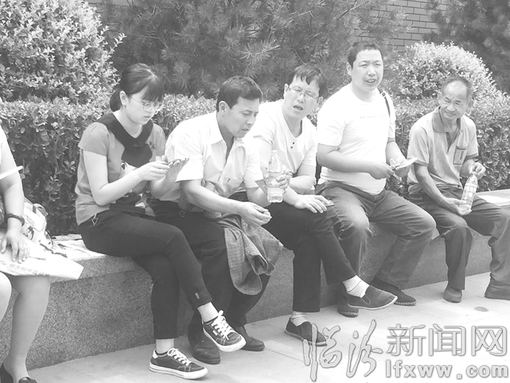 臨汾:高考路上 有一種愛(ài)叫默默陪伴