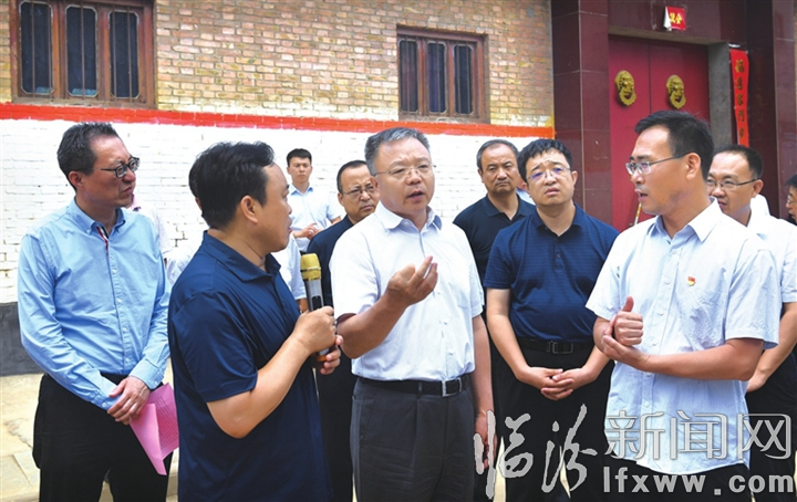 岳普煜在襄汾調研清潔取暖改造和散煤治理等工作