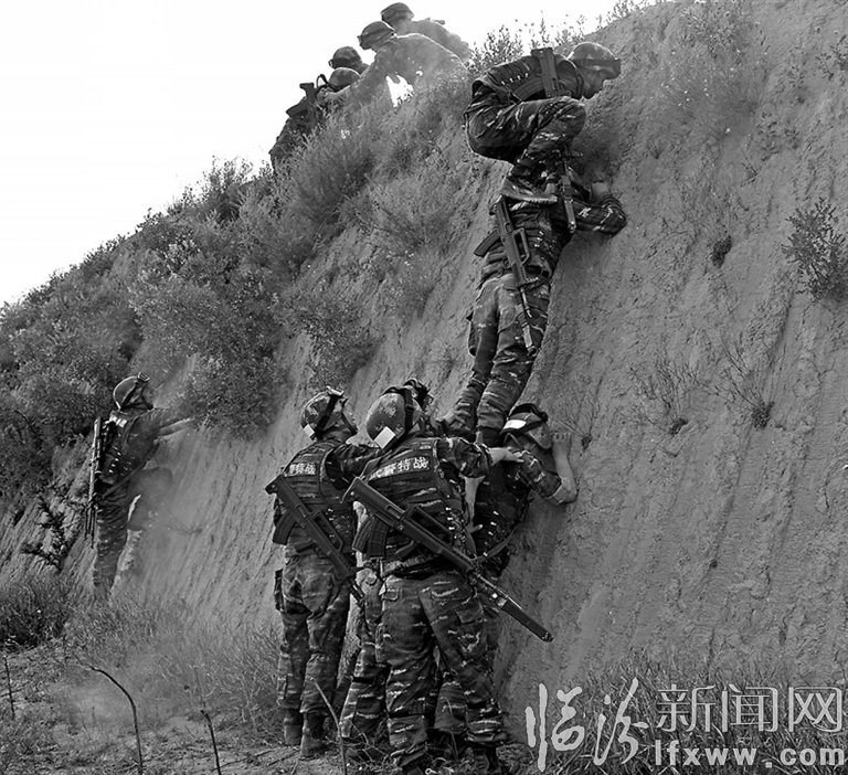 武警臨汾支隊(duì)極限訓(xùn)練側(cè)記