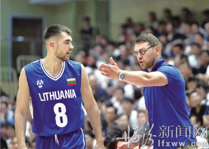 臨汾:洲際籃球鏖戰平陽