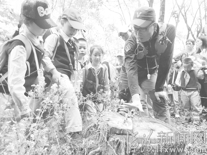 臨汾:著漢服誦經(jīng)典 百余名小學(xué)生走進(jìn)霍山懷抱