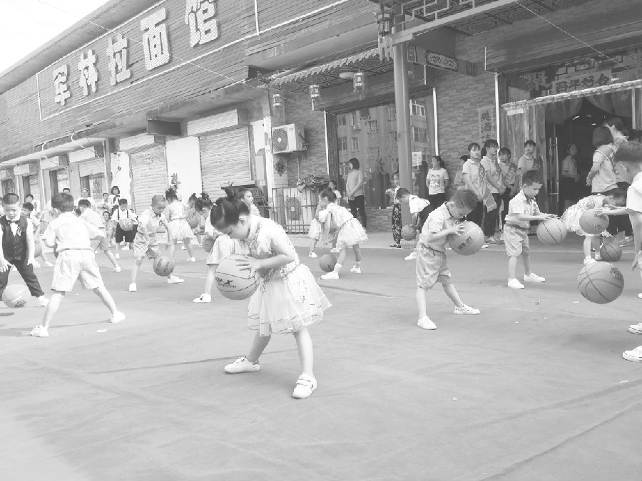 臨汾:過(guò)“六一” 陪伴是最長(zhǎng)情告白