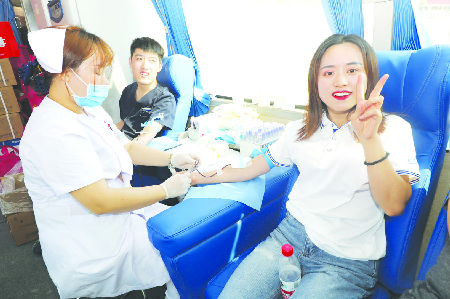 世界獻血者日 臨汾居民挽袖赤膊獻大愛