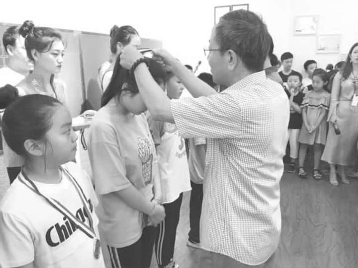 臨汾中小學生大展“紙上功夫”