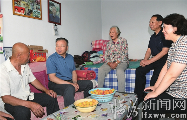 岳普煜在隰縣調研脫貧攻堅工作