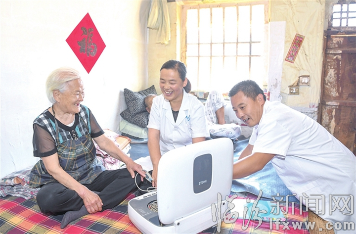 大山深處的“120” 講述古縣夫妻村醫(yī)的感人故事