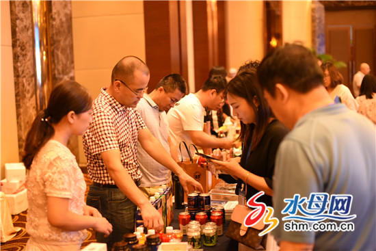 歷史文化與品牌完美融合 一枝筆萊陽梨汁助力新媒體創新發展峰會