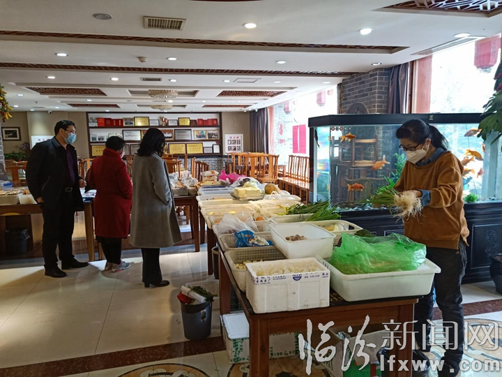 臨汾:餐館變身食材鋪 價格合理風味鮮