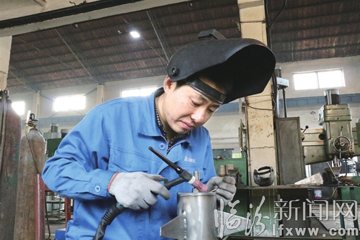 我市第二屆“平陽工匠”陳亮:合格率達(dá)99.9%的“免檢焊工”