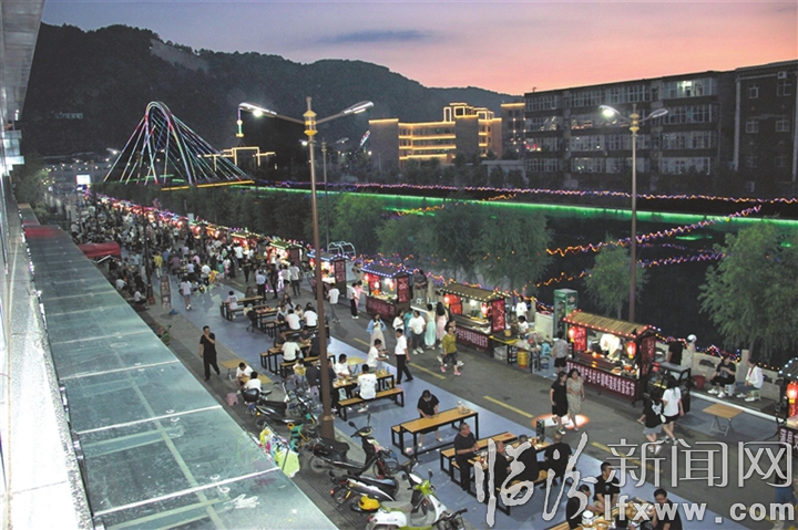 文旅e鎮(zhèn)美食燒烤激活夜經(jīng)濟(jì).jpg