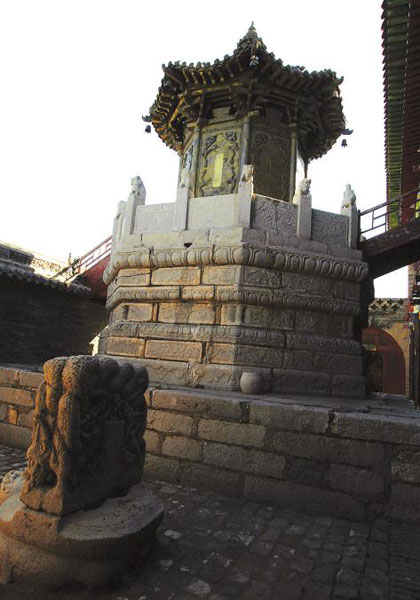 當(dāng)?shù)刂耸烤栀浶迯?fù)了銅殿