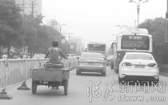 交通陋習(xí) 招搖過市