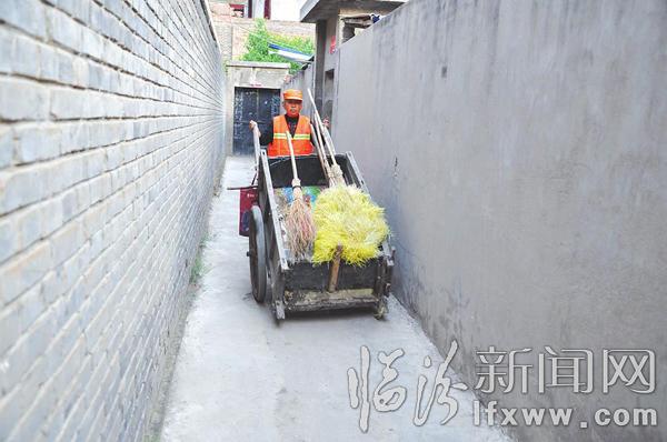 早上6點,崔竹賢從家里出發接替老伴。