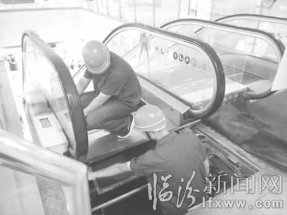 電梯安全檢修。