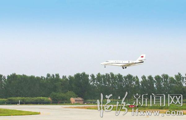 臨汾民航機場迎來首架校驗飛機