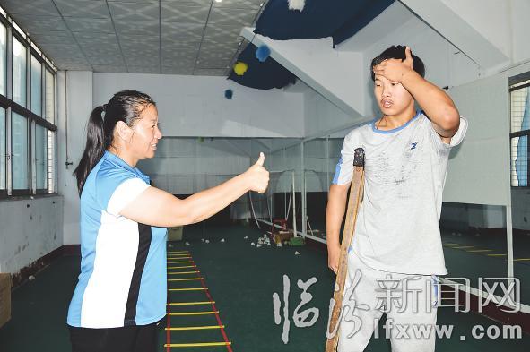 翼城90后單腿男孩的體育夢