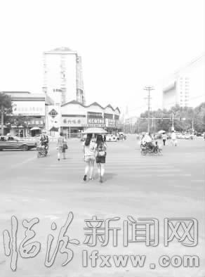 臨汾市區(qū)交通亂象:文明禮讓 把斑馬線視為“生命線”