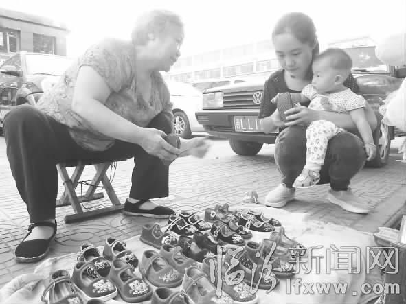 臨汾楊改梅老人的千層底 納出藝術(shù)人生