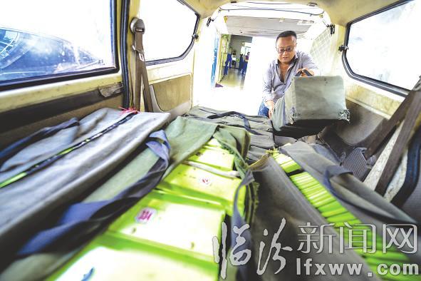 臨汾公交公司:小小零鈔 數(shù)錢數(shù)到手抽筋