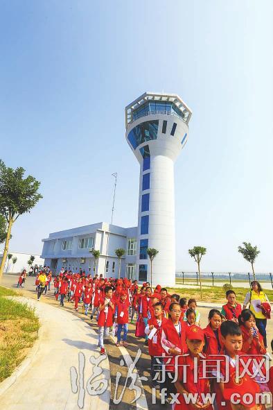 坐著公交“訪”機(jī)場 感受臨汾新變化