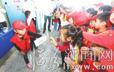 坐著公交“訪”機(jī)場 感受臨汾新變化