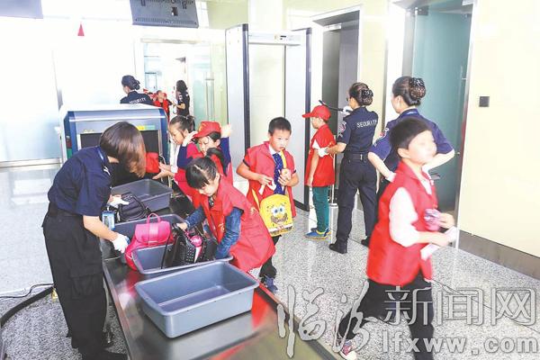 坐著公交“訪”機(jī)場 感受臨汾新變化