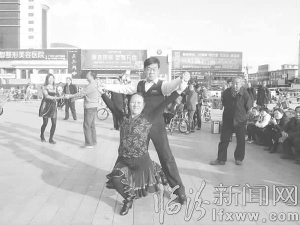 為舞癡狂 臨汾舞者帶領(lǐng)市民“舞”出好風(fēng)尚