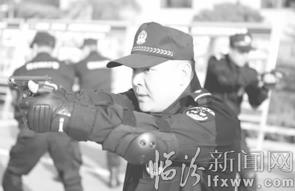 臨汾公安:實(shí)戰(zhàn)演練 推進(jìn)警務(wù)建設(shè)