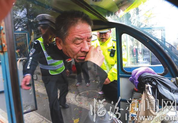 臨汾查扣非法營運三輪車專項整治在行動