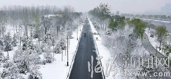 銀裝素裹好景色:臨汾市出現(xiàn)今冬首場降雪