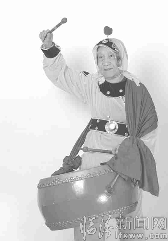 王振湖矢志傳承威風鑼鼓