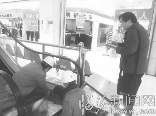 臨汾:春節臨近人驟增 電梯安全嚴把關