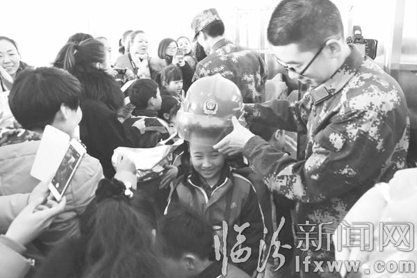 臨汾20余名小學生走進紅門學消防