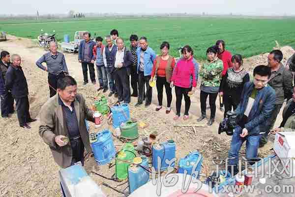 襄汾縣西賈鄉(xiāng)種糧大戶組織村民就小麥春管進行統(tǒng)防統(tǒng)治