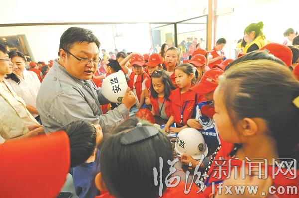 小記者爭做爸媽貼心寶貝