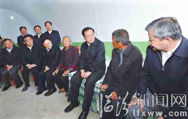 王儒林在臨汾市檢查指導(dǎo)強(qiáng)調(diào):以脫貧攻堅(jiān)統(tǒng)攬全局讓群眾受益