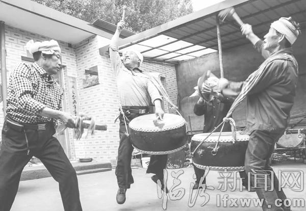 帶著鄉(xiāng)親的期盼 洪洞威風(fēng)鑼鼓拔得頭彩拿下初賽