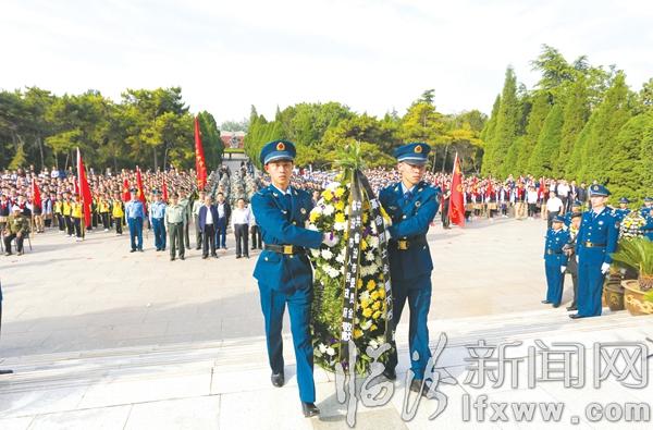 省市領導和各界群眾紀念臨汾解放68周年