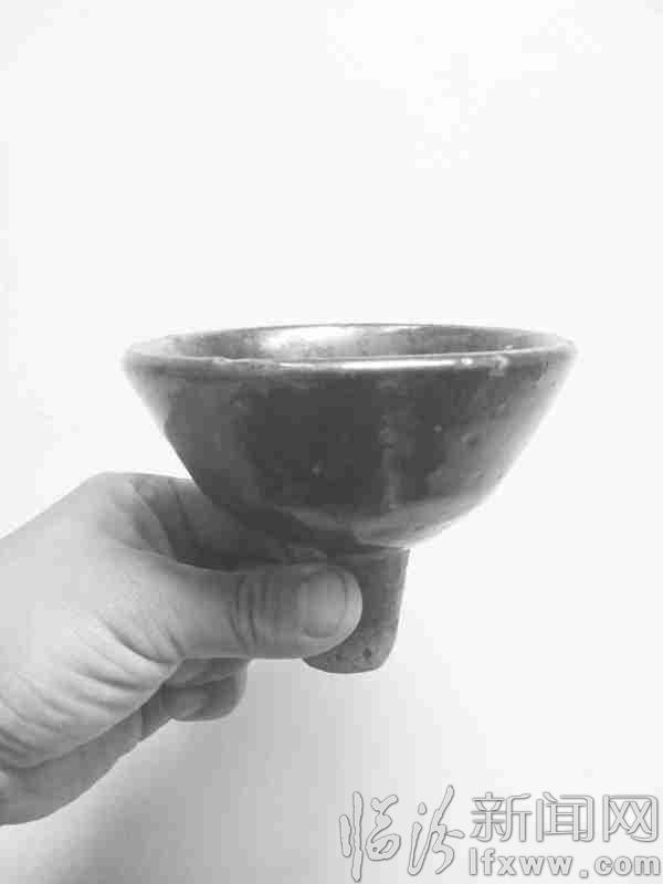 洪洞:別致的黑瓷漏斗