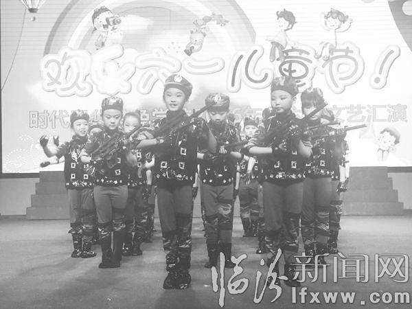 臨汾:兒童節 花園里花朵更鮮艷