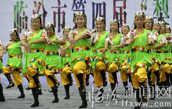 臨汾市第四屆“梨花獎(jiǎng)”廣場舞決賽精彩落幕