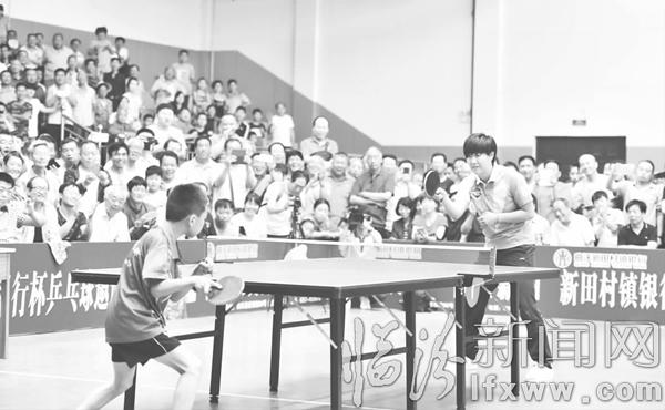 乒壇名宿走進曲沃樂昌中學 世界冠軍與愛好者過招